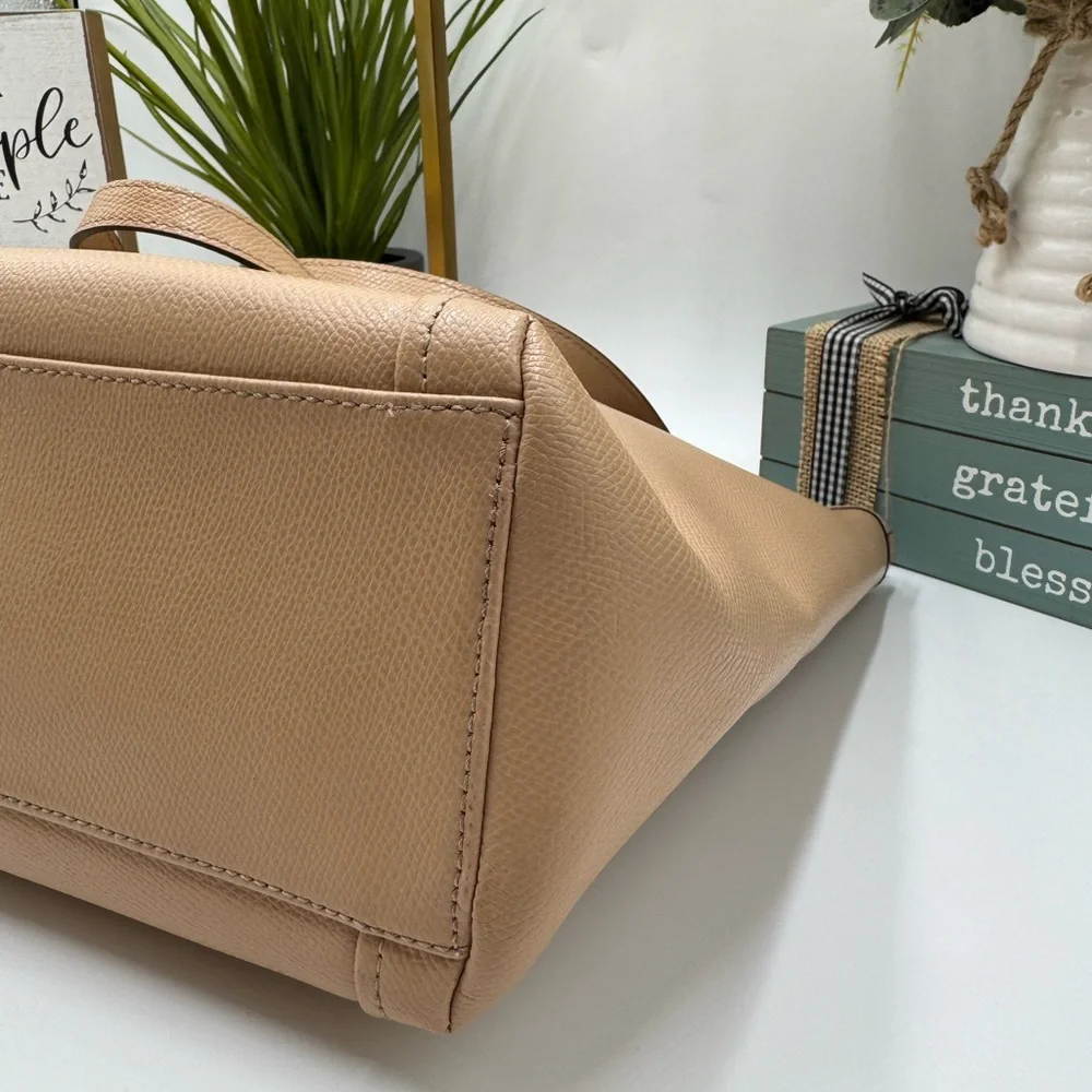 Coach Taylor Tote in Crossgrain Leather – Nude/Beige - Picture 4 of 13